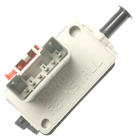 SWITCH FRENO  DODGE NEON,CALIBER, RAM, CHEROKEE LIBERTY 01-15